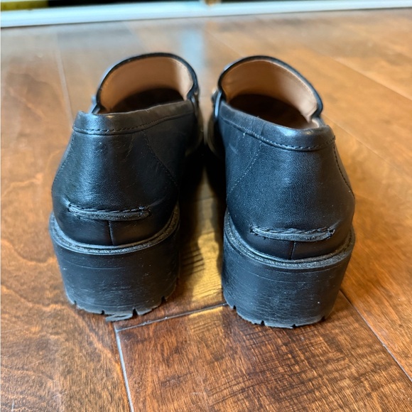 Sam Edelman Taelor Loafers with Gold Chain Accent - Picture 6 of 12